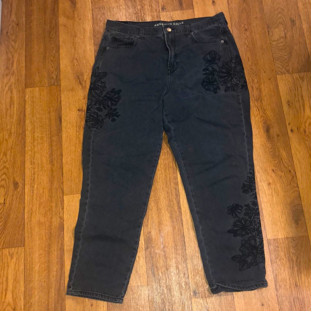 Black American Eagle Embroidered Mom Jeans